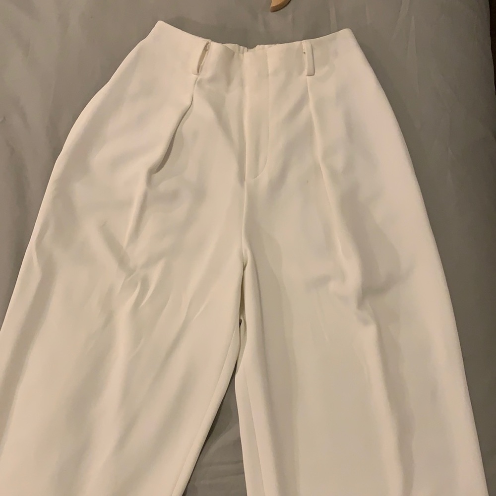 UNIQLO WHITE TROUSERS